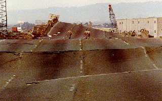 quake1.gif (67950 bytes)