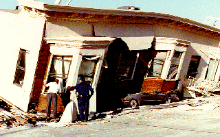 quake2.gif (51067 bytes)
